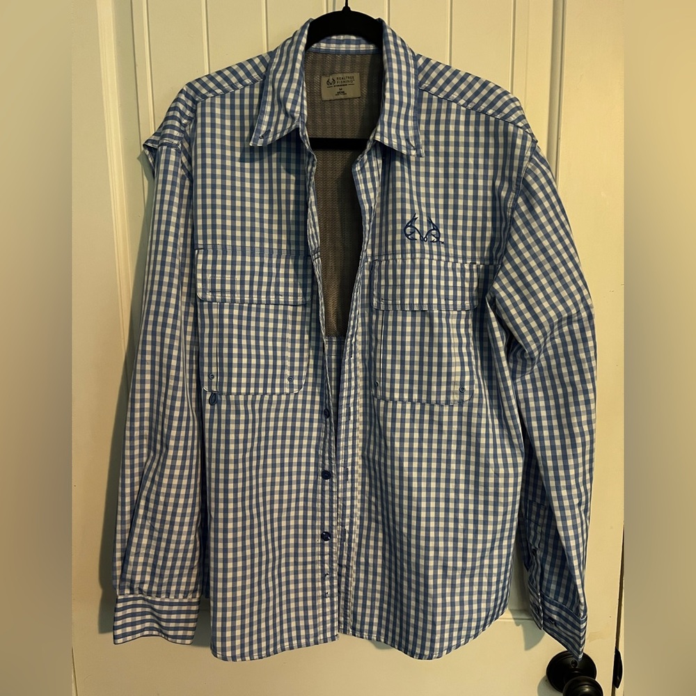 Men’s Realtree Upstream Fishing Button Down Shirt Long Sleeve Blue/White